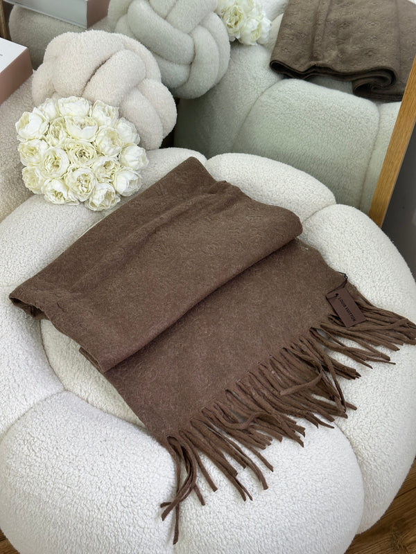 سكارف Lv وجه واحد بني🤎