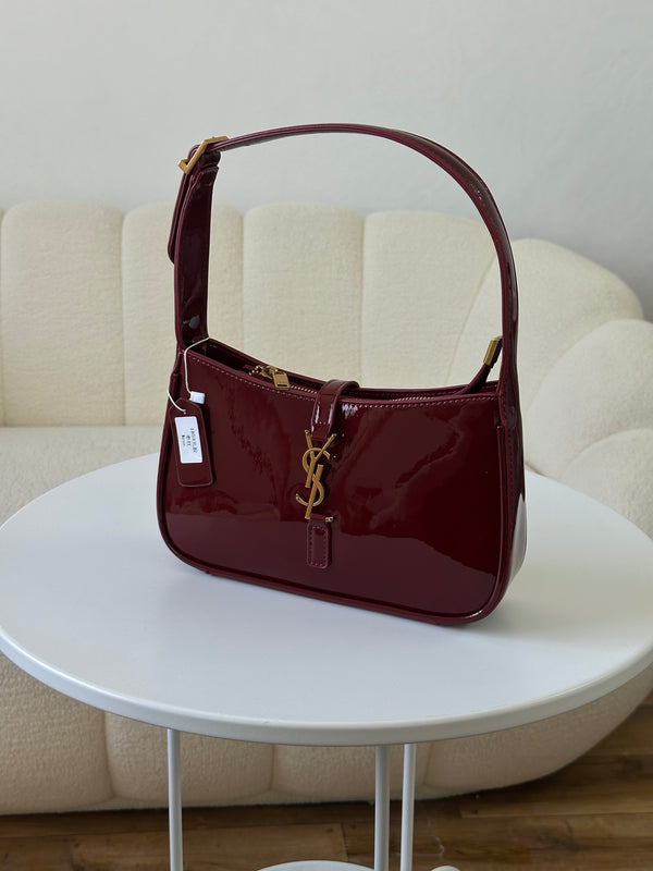 شنتة ysl جلد لامع بيرغندي قاعدة25سم🍷