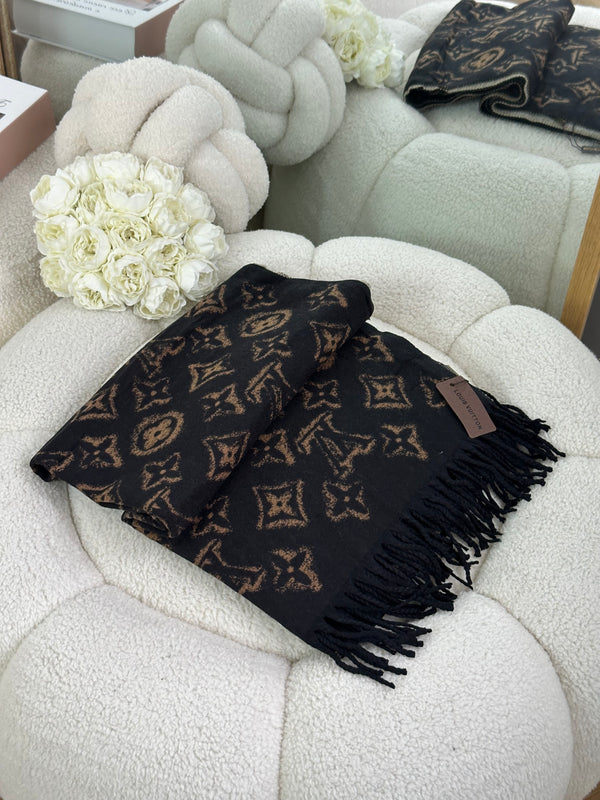 سكارف LV وجه واحد اسود وبني🖤🤎