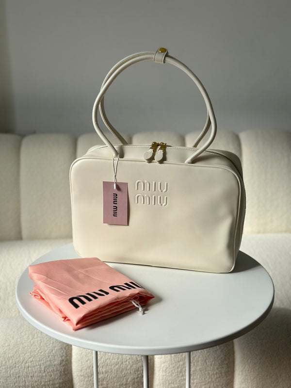 حقيبة ميو ميو من الجلد مع ايد طويلة قاعدة 34سم