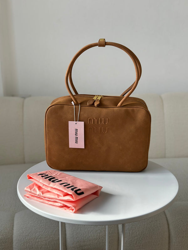 حقيبة ميوميو مع ايد طويلة قاعدة 34سم