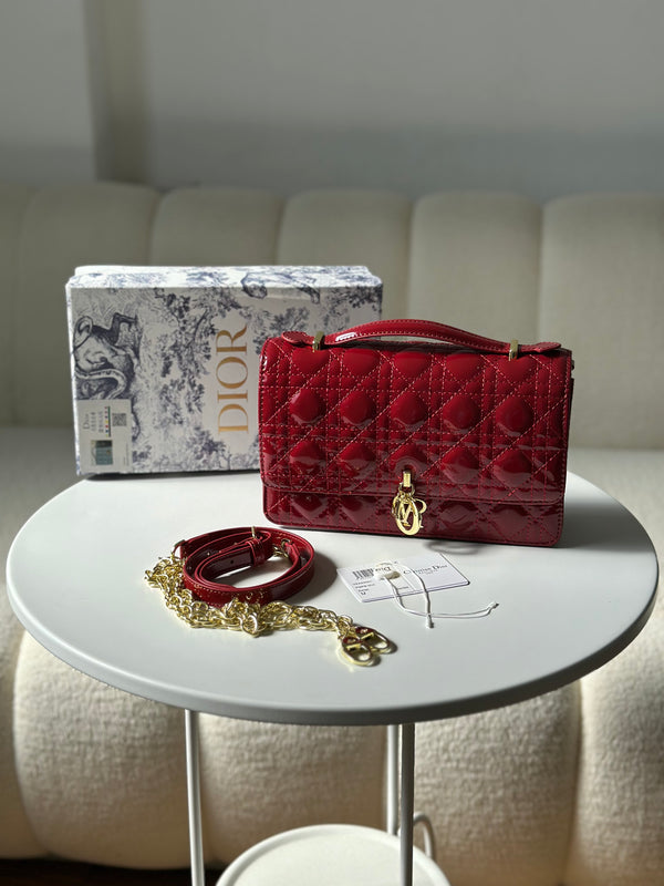 حقيبة ديور قاعدة 21سم مع حزام وعلبة❤️‍🔥