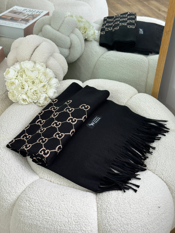 سكارف جوتشي وجه واحد اسود وبيج 🖤