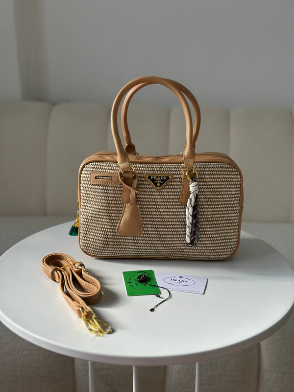 حقيبة برادا مع حزام قاعدة 27سم