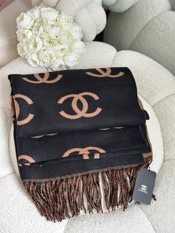 سكارف شانيل وجهين اسود وبني