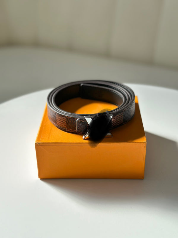 حزام ال في اسود وبني لوجو فضي