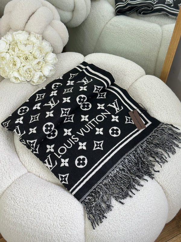 سكارف Lv وجهين اسود وابيض 🖤🤍
