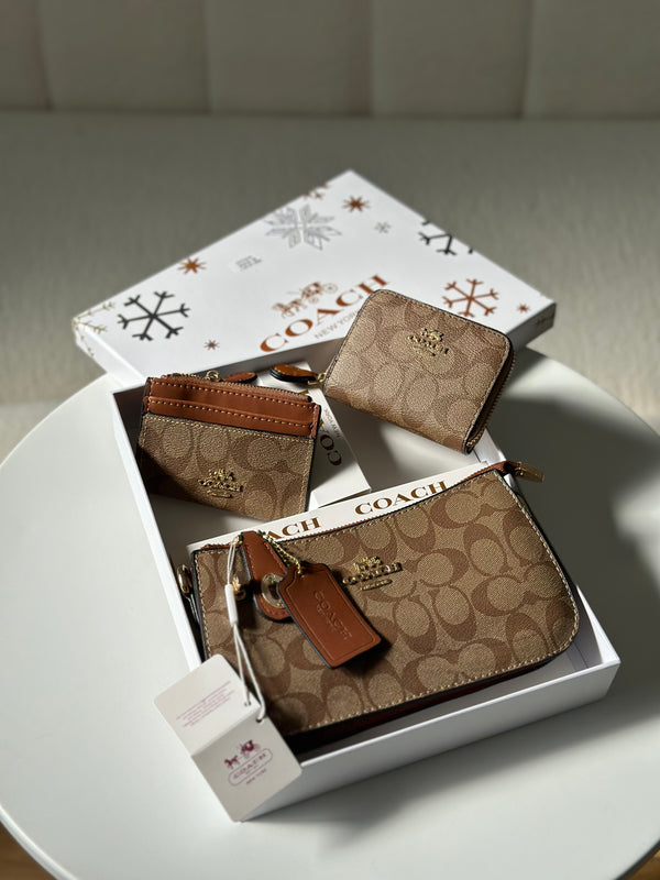 بكج كوتش (حقيبة قاعدة 20سم، محفظة، وكارد هولدر)مع علبة🤎🤍