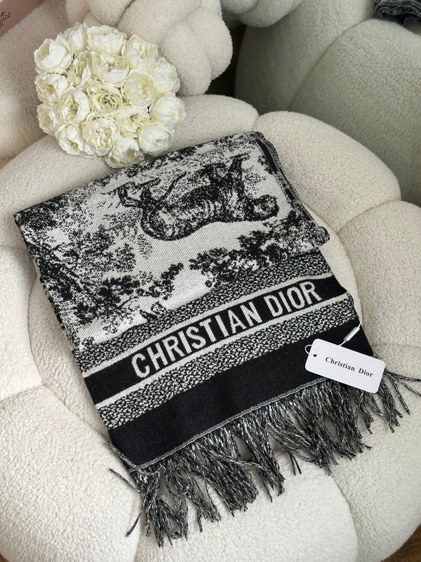 سكارف ديور وجهين اسود وابيض🖤🤍