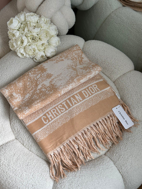 سكارف ديور وجهين عسلي وابيض🧡