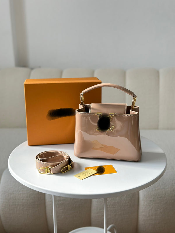 حقيبة lv قاعدة 21 سم مع حزام وعلبة 💛