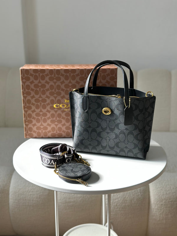 حقيبة كوتش قاعدة 25 مع حزام وجزدان وعلبة 🖤