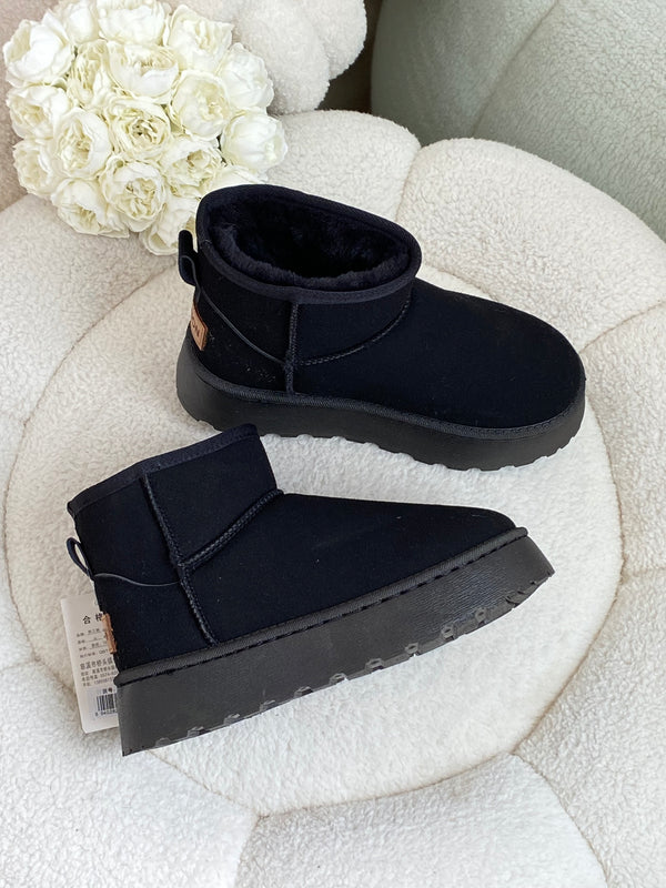 بديل ugss مخمل مبطن من الداخل🖤