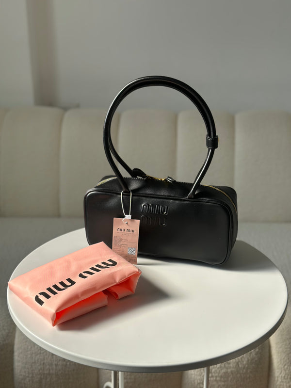 حقيبة ميو ميو قاعدة 28سم🖤