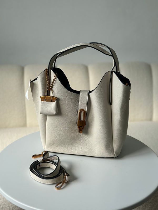 حقيبة جلدية مع حزام قاعدةً24🤍