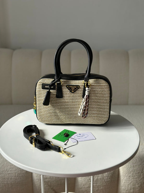 حقيبة برادا مع حزام قاعدة 27سم