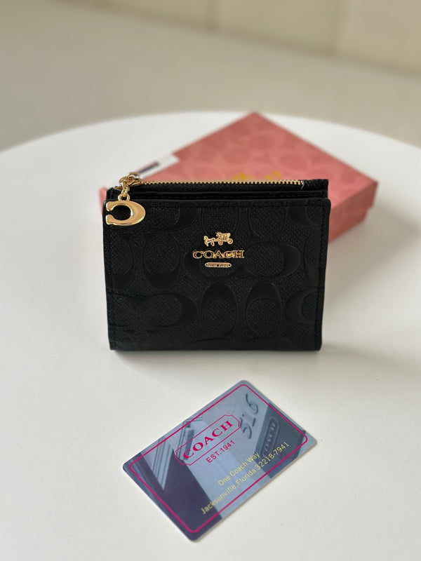 محفظة كوتش للبطاقات والنقود 🖤