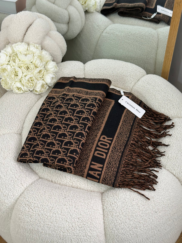 سكارف ديور وجه واحد بني واسود🖤🤎