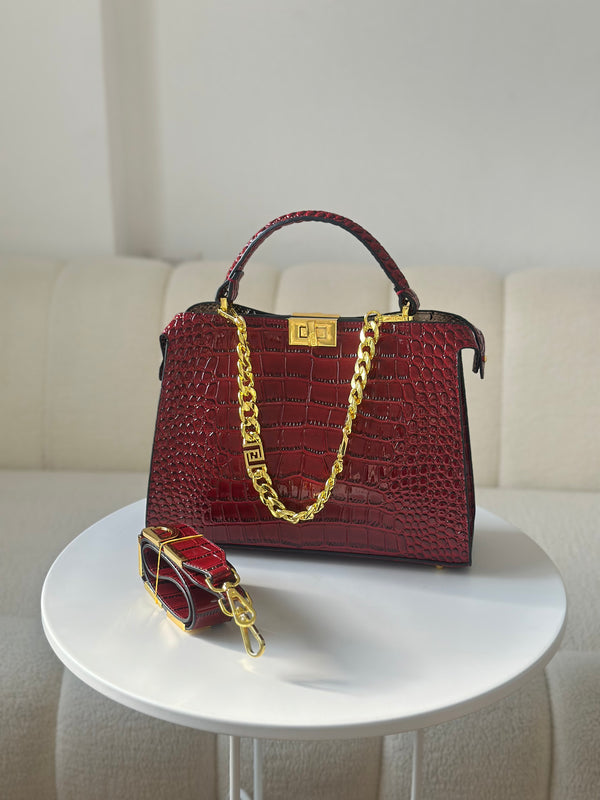 حقيبة فيندي مع حزام قاعدة 33سم❤️